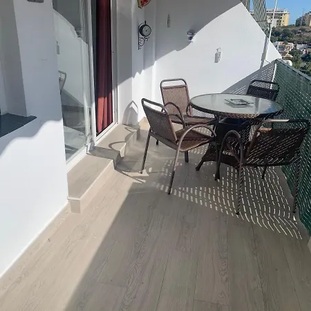 Apartment 3 Bed Sleeps 6 In *